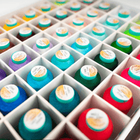 Broderipakke 48 stk polyestertråd i assorterte farger for broderi og håndverk.