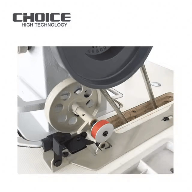 Industrisymaskin GC0303 Walkingfoot sewing machine with walking foot mechanism for heavy materials and thick fabrics.