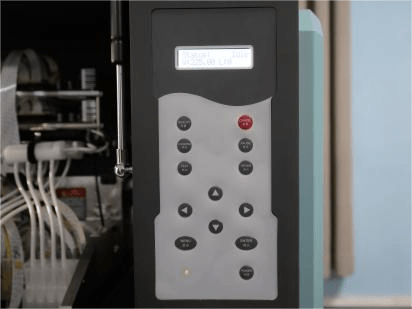 XinFlying 120cm DTF printer med 8 Epson I3200-A1 printhoder for tekstiltrykk i høy kvalitet.