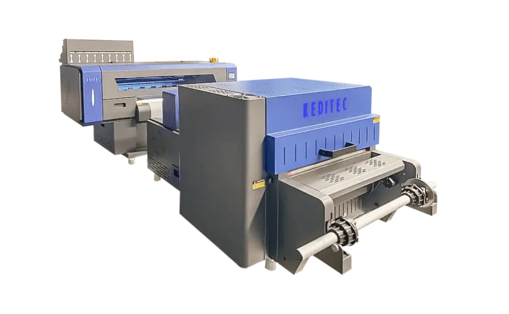 Keditec 30 – Kraft møter presisjon i neste generasjons DTF-printing – Inkludert Shaker
Endelig er den her – Keditec 30 DTF Printer, utviklet for profesjonelle aktører som krever kompromissløs kvalitet, effektivitet og pålitelighet. Som kompakt DTF Printe
